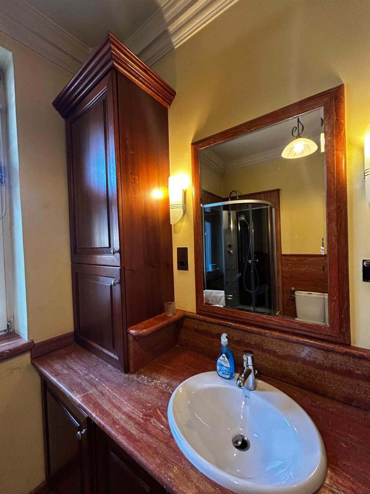 Royal Apartment